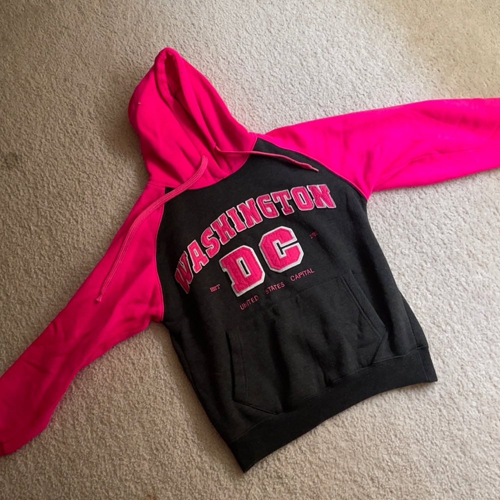 Stylish hoodie with Washington DC print